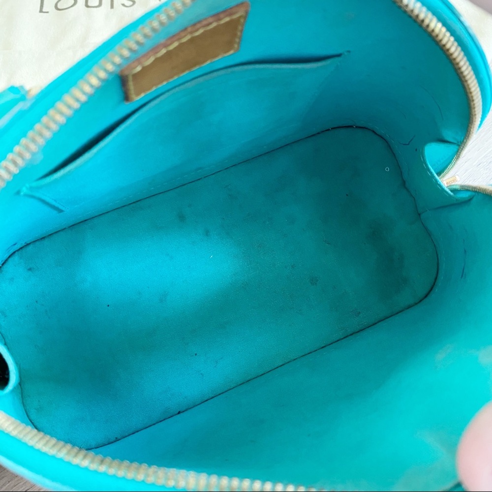 ✨💎ALMA BB💎✨ Auth Louis Vuitton Vernis Crossbody - Picture 5 of 9
